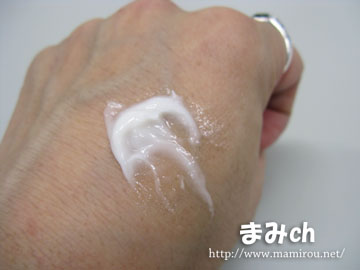 メトセラクリームを手につけてみたところ